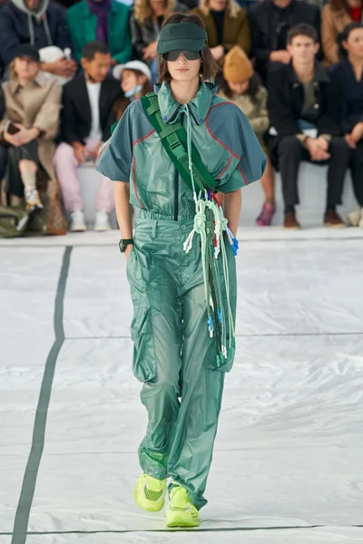 Look 44
